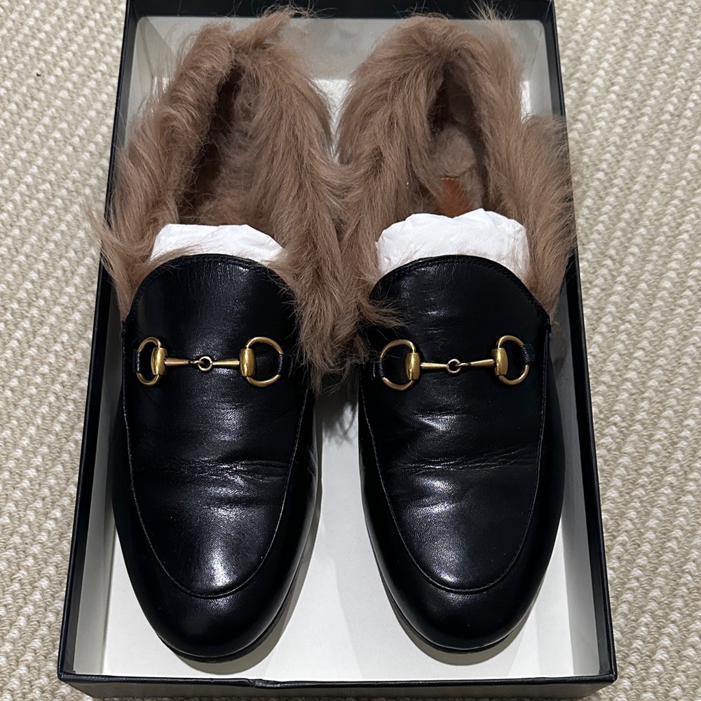 Gucci Black Leather Loafers with Brown Fur Trim